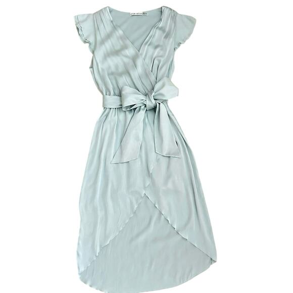 Alice + Olivia Silk Wrap Dress Sz 8 Icy Blue Flutter Sleeve High Low 90s Grunge - Picture 3 of 11